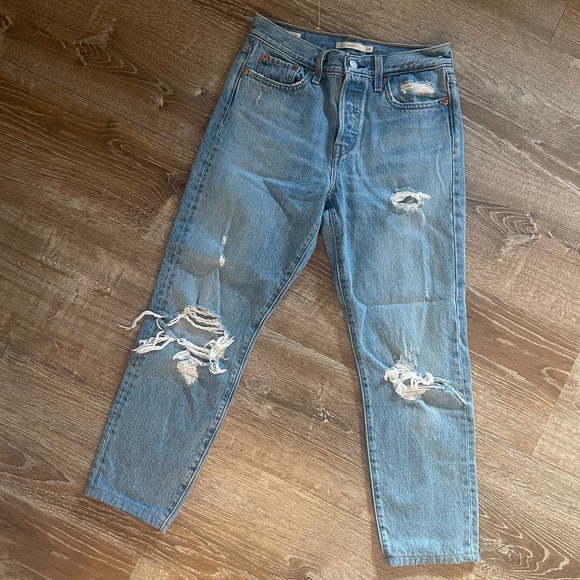 Levi wedgies - Picture 2 of 4